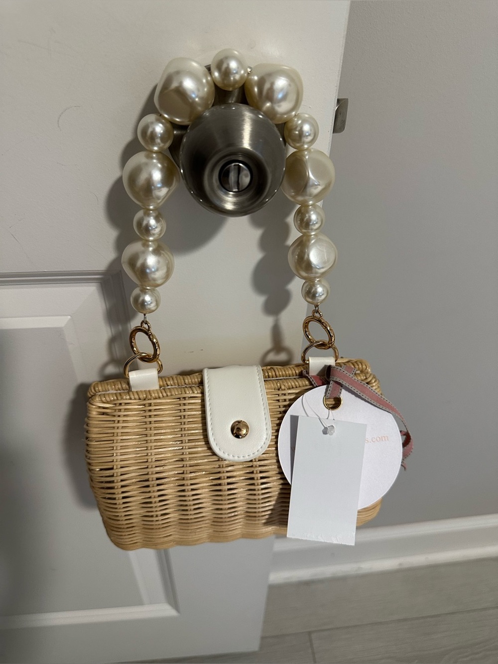 BTB Los Angeles Page Mother-of-pearl Rattan Top Handle Bag Natural NWT - Picture 6 of 12
